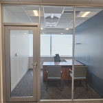 Glass wall offices with aluminum frame full-lite swing-doors - Flex Series #1761